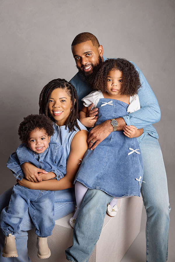 Modern family photographer serving Black families in the DMV area